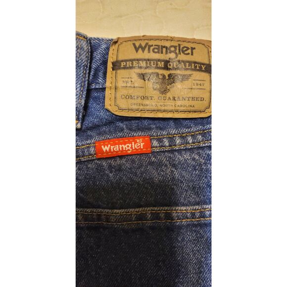 MENS REGULAR FIT WRANGLER JEANS - Picture 2 of 5